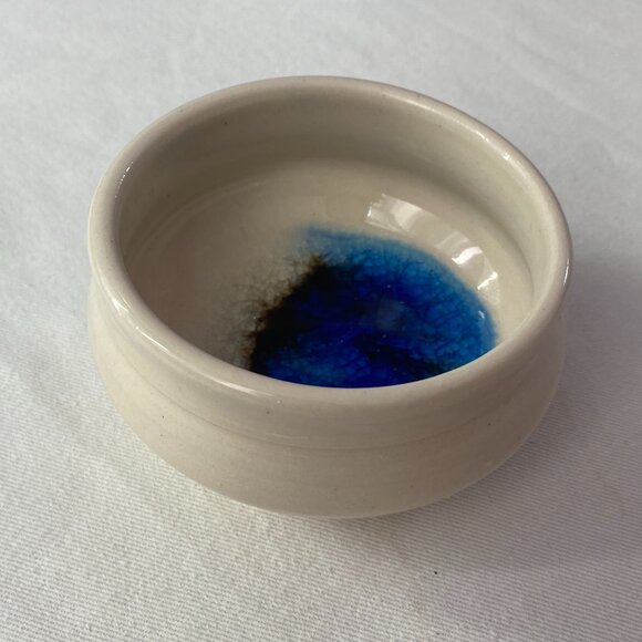 ceramic dish with blue glass interior - Picture 7 of 7